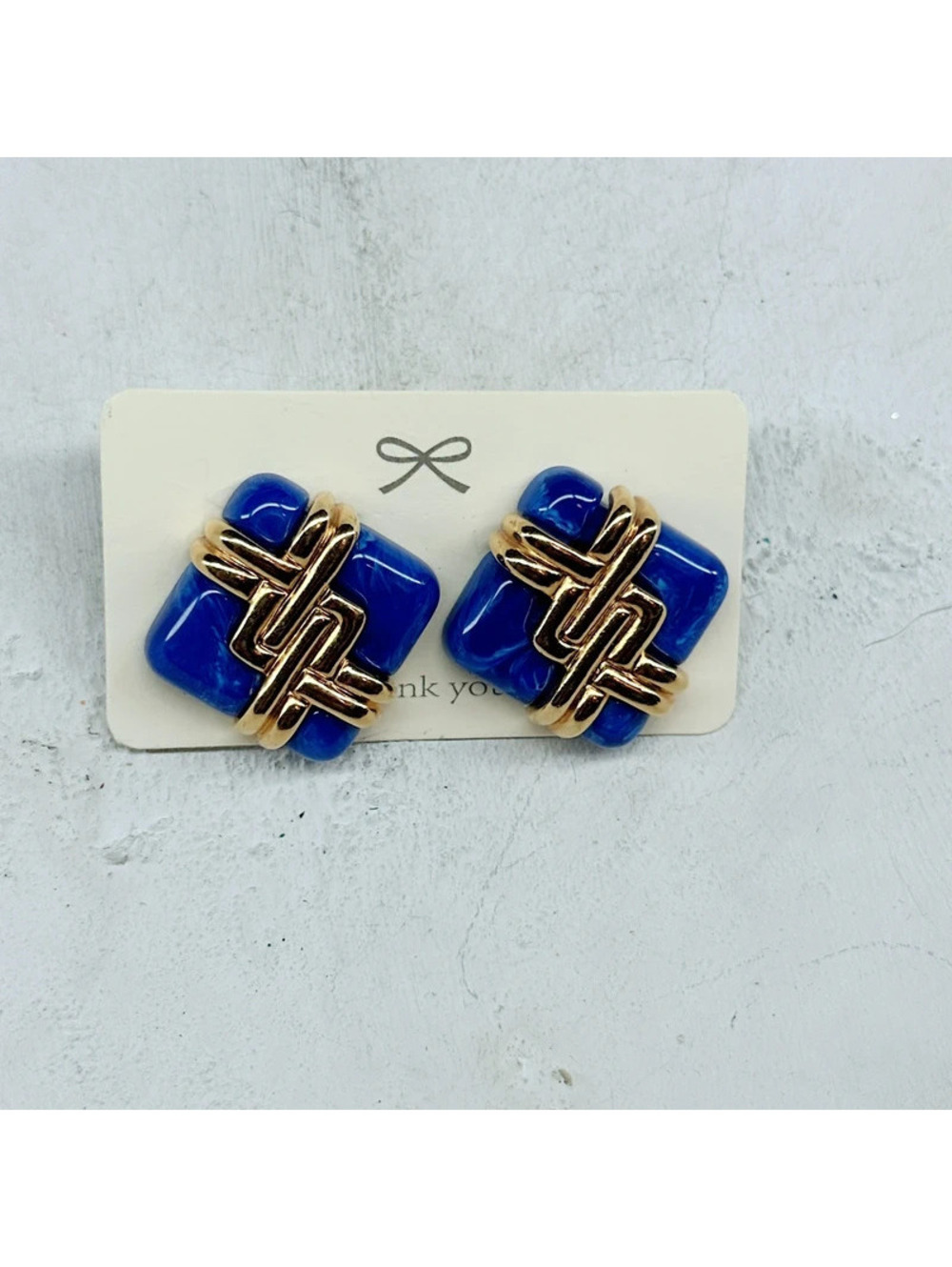4688u. Avon Blue Earrings Goldtone